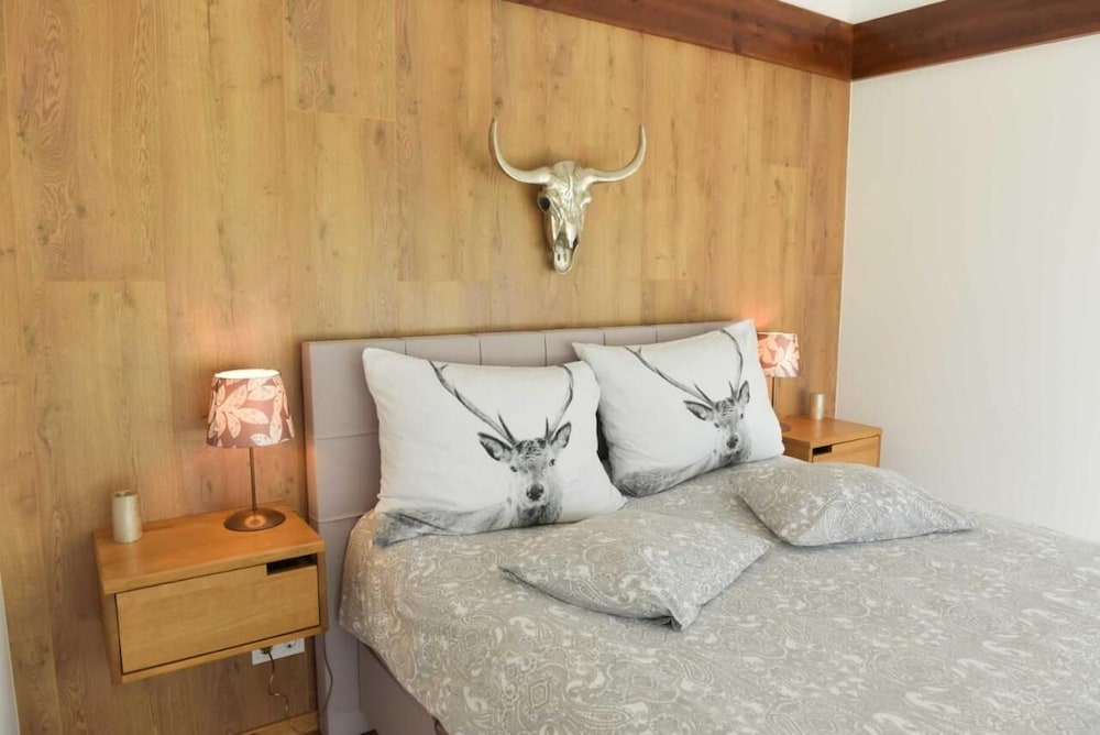 Фото Luxurious Chalet near Pirin Golf Resort