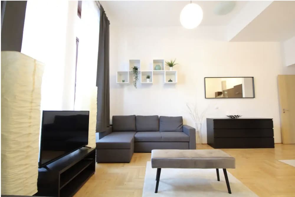 Фото Venus Apartments - Gozsdu Court II