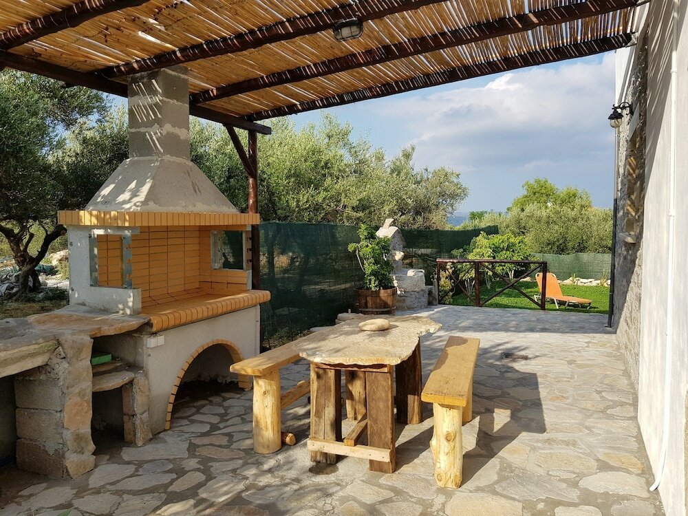 Фото Traditional Villa in Fres