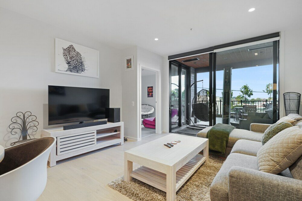 Фото Groovy Apt Close to Onehunga Mall Centre