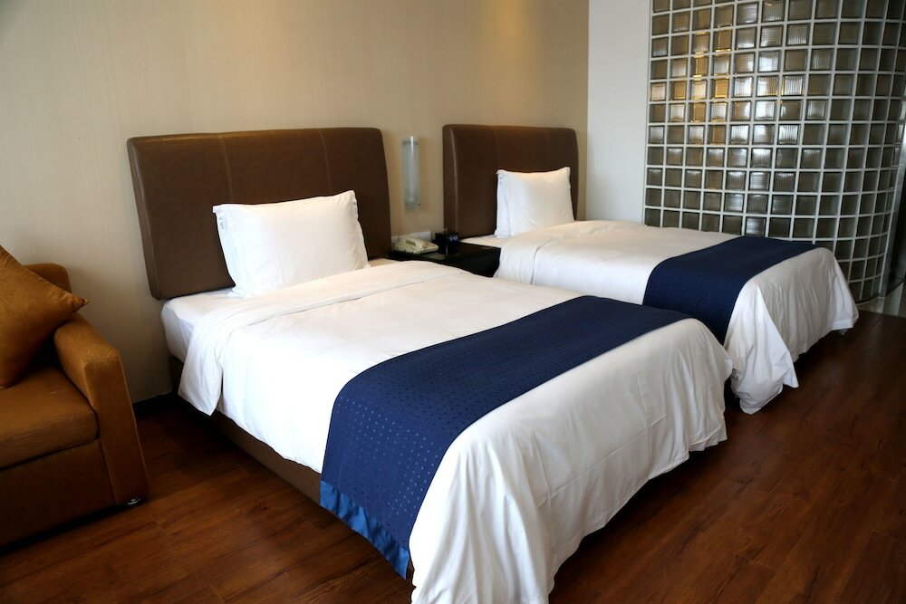 Фото Holiday Inn Shanghai Jing'an