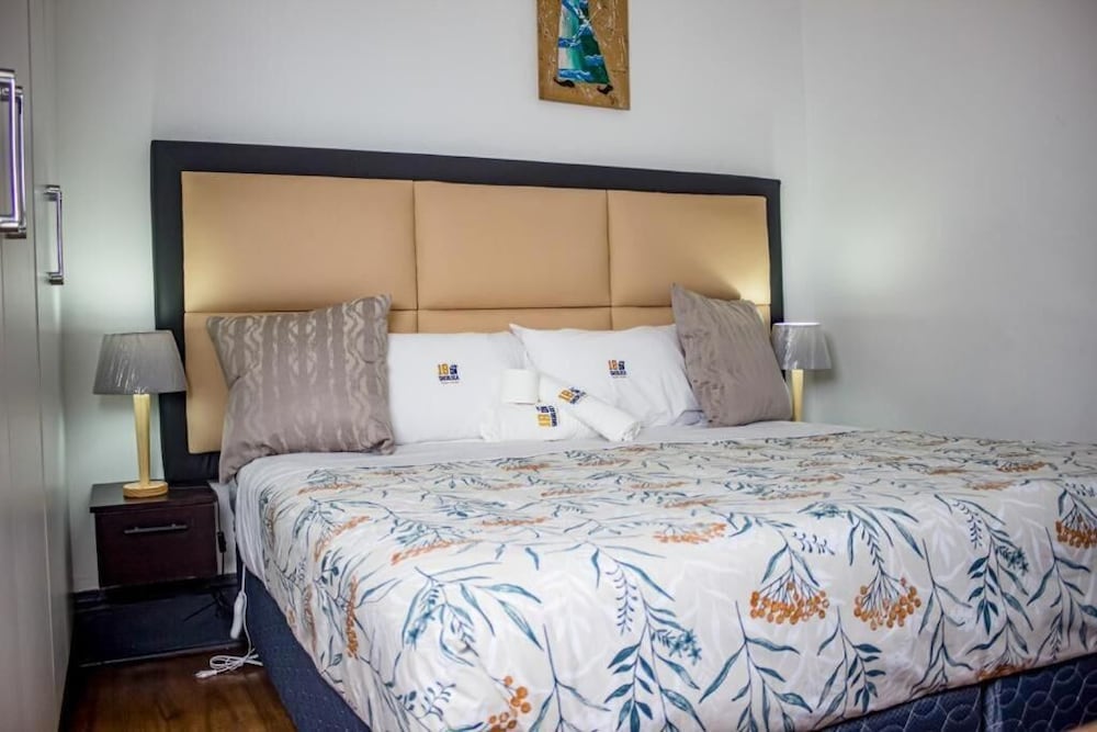 Фото 18 On Sherlock