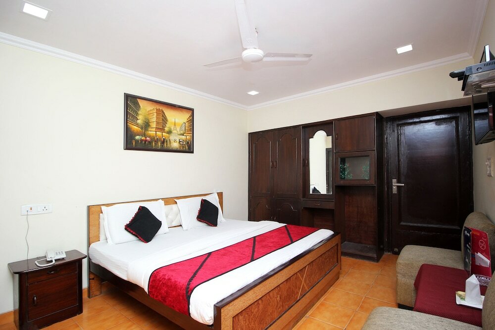 Фото Oyo 4883 Duke Hotel