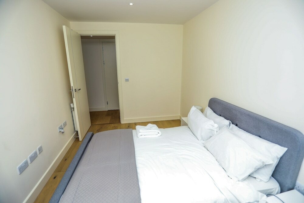 Фото Stunning 2 Bed Flat London Apartment