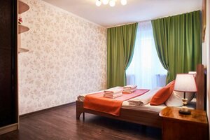 Пять Звёзд на улице Бориса Ручьева 12