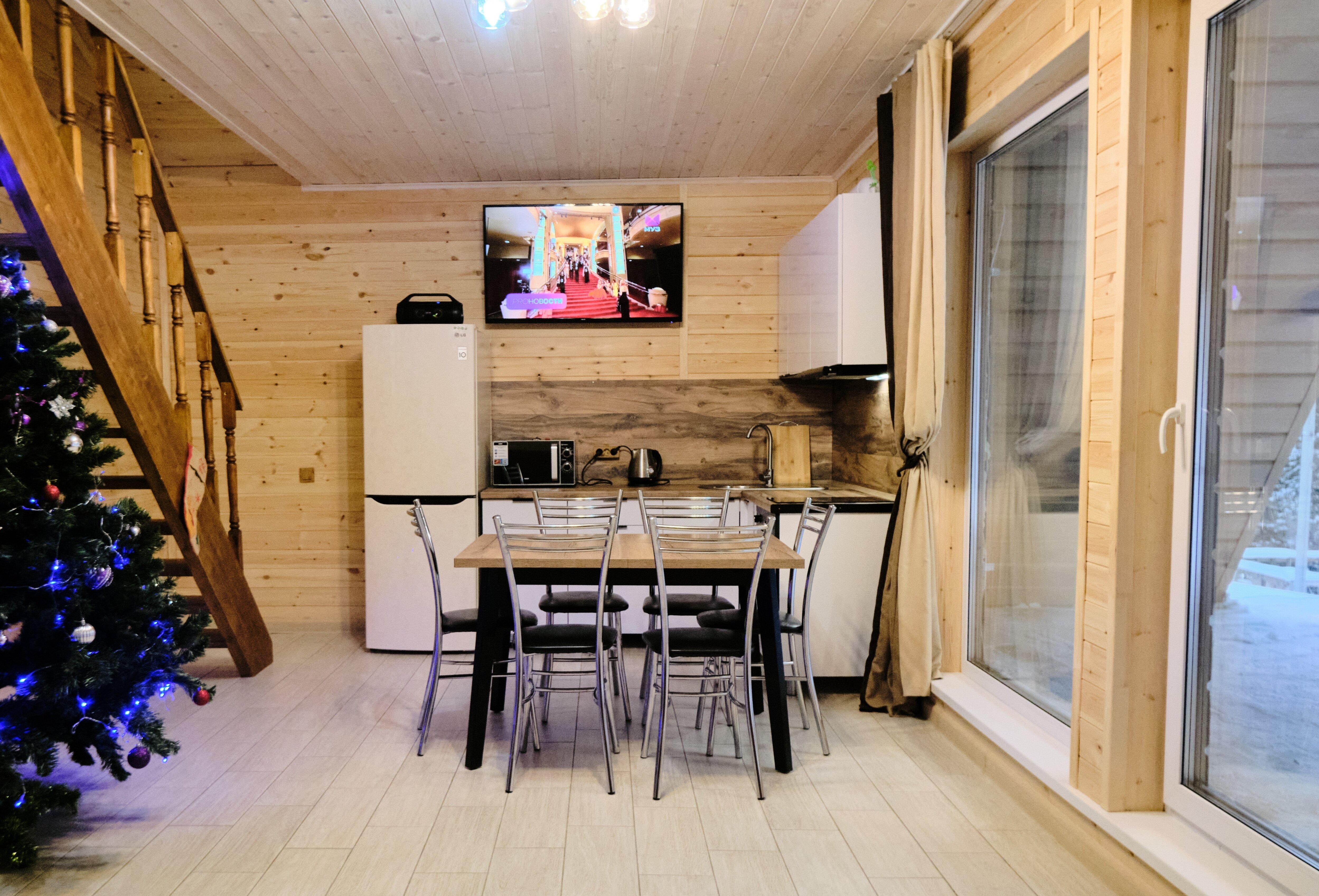 Фото Аура Гор