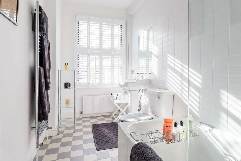 Фото Stylish Fulham 2bed Loft Flat, 5 min From Tube