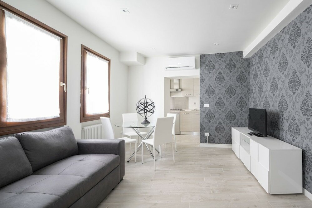 Фото Apartments in San Marco with Canal View