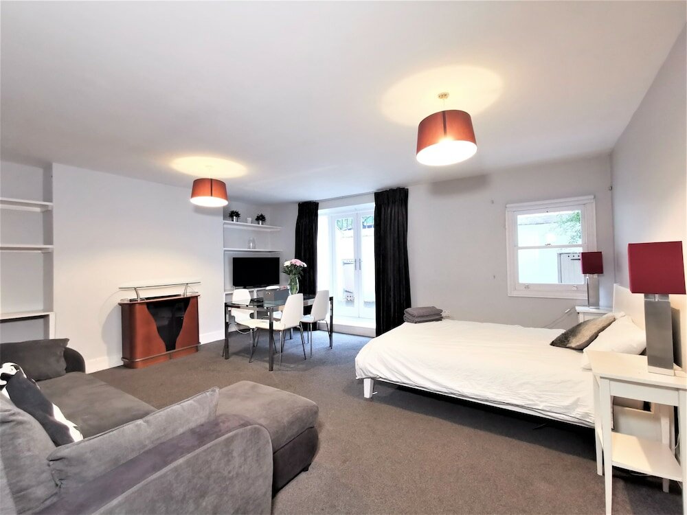Фото Spacious 2 bed flat in Camden