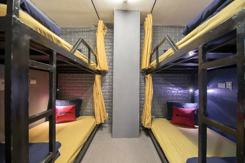 Гостиница RedDoorz Hostel @ Signature Inn в Ханое