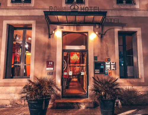 Гостиница Royal Hotel в Ниме