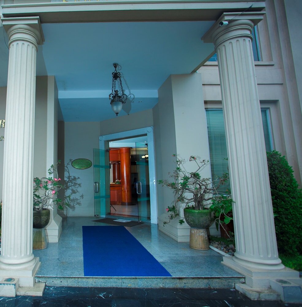 Фото отеля 1