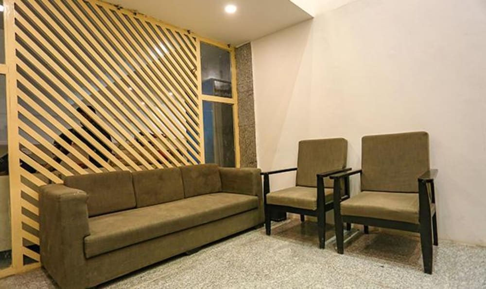 Фото Fabhotel F9 Paschim Vihar