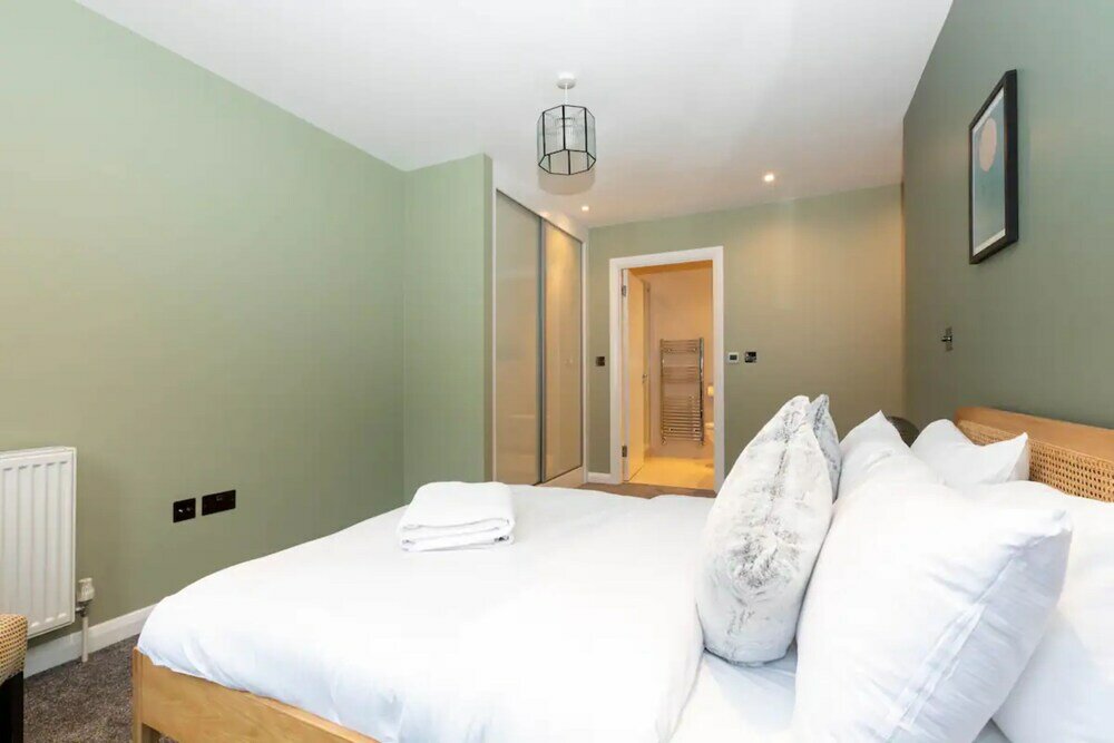 Фото Stylish & Luxurious 2 Bedroom Flat - Shoreditch