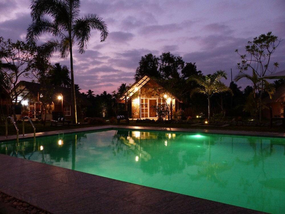 Фото Coco Village Hotel