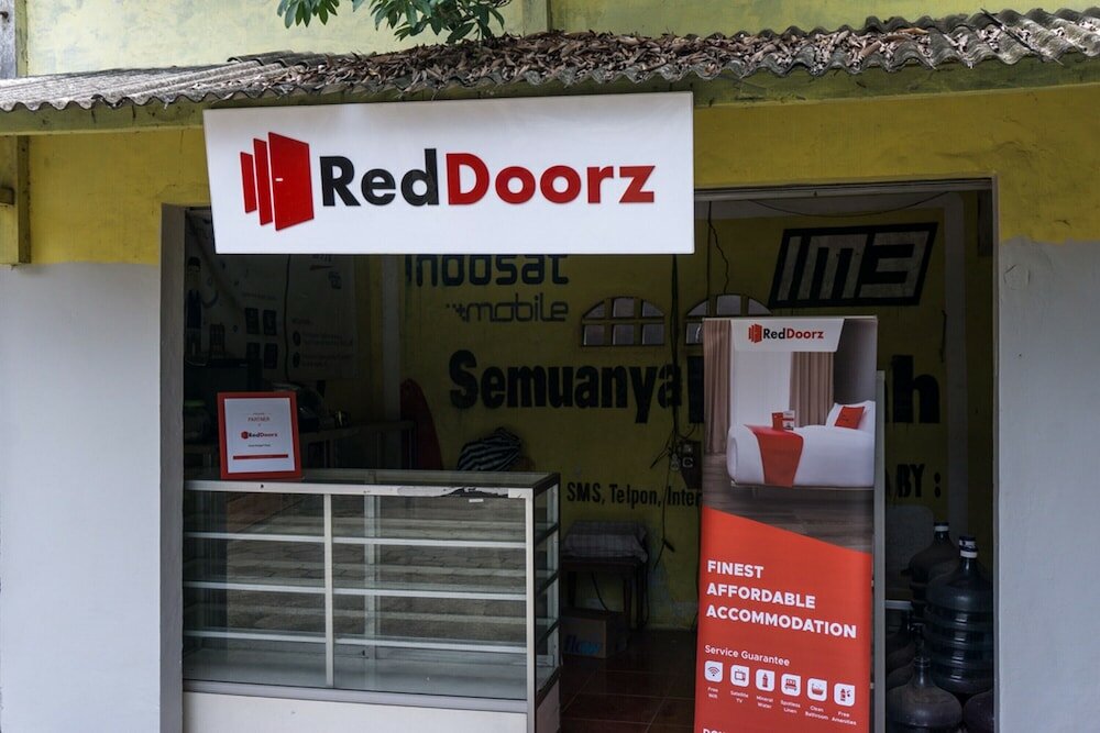 Фото RedDoorz @ Wr Supratman Pacitan