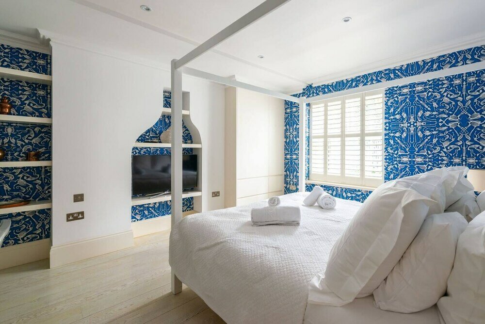 Фото Fantastic 4 Bed House in Iconic Camden