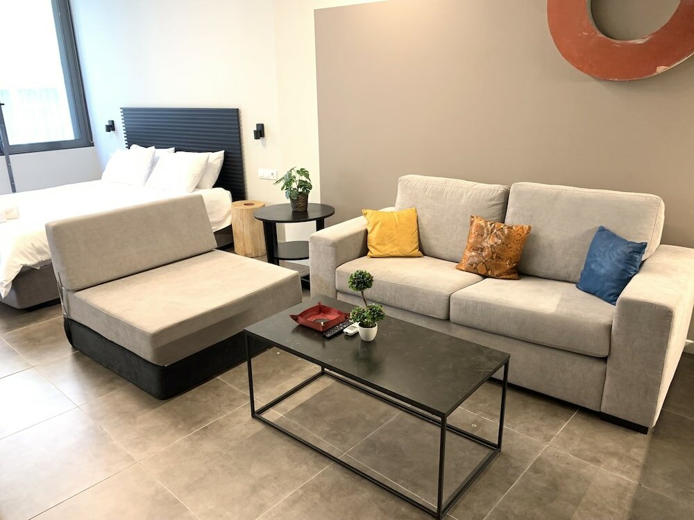 Фото M17 Studios & Suites