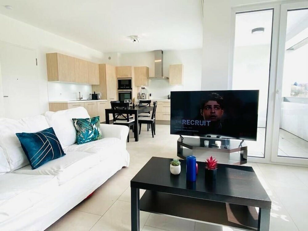 Фото Spac. Flat -Kirchberg w Parking&Terrace