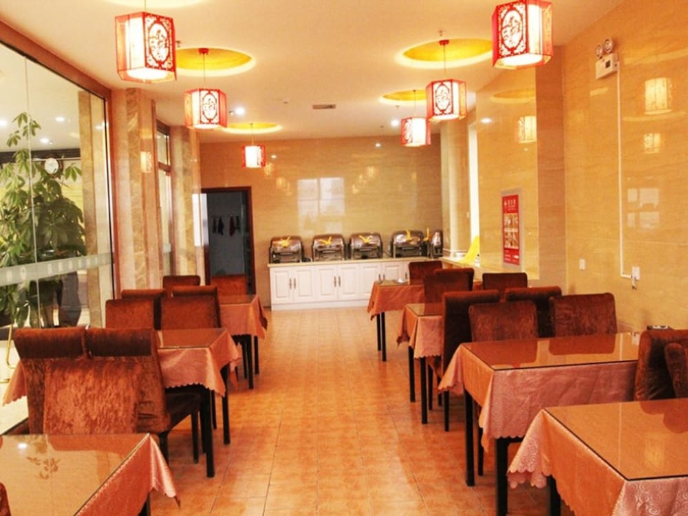 Фото GreenTree Inn ZhangJiaKou XiaHuaYuan District XinChen Road Express Hotel