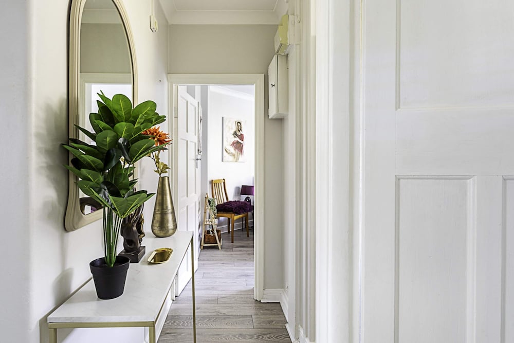 Фото Chic High Spec Apartment Near Central London