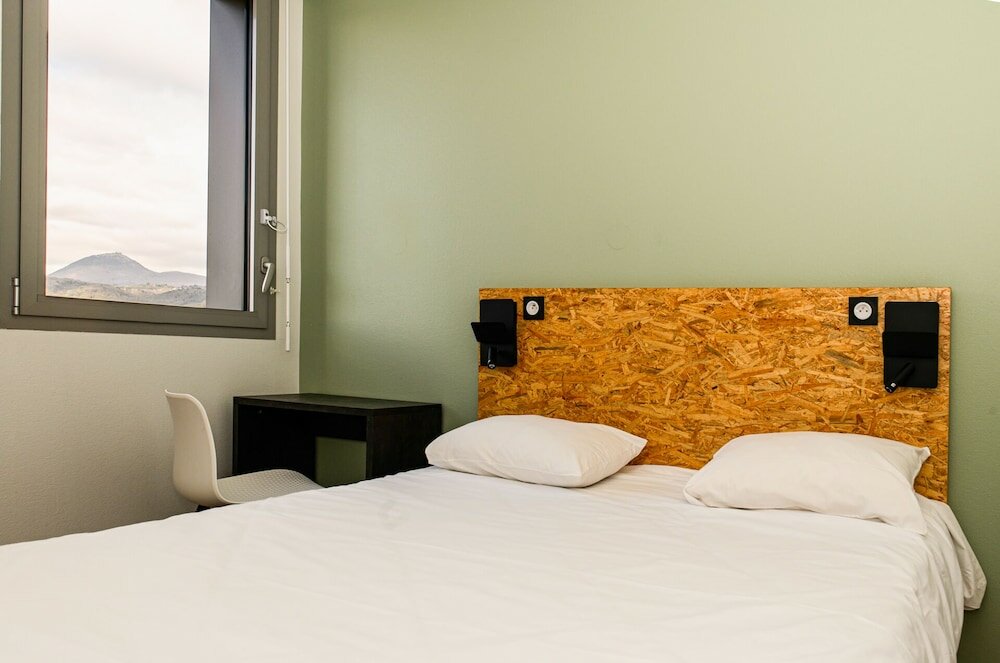 Фото Auberge de jeunesse Hi Clermont-Ferrand