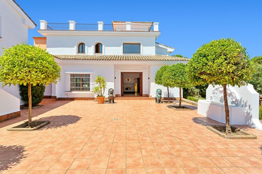 Фото Sotogrande White House Villa