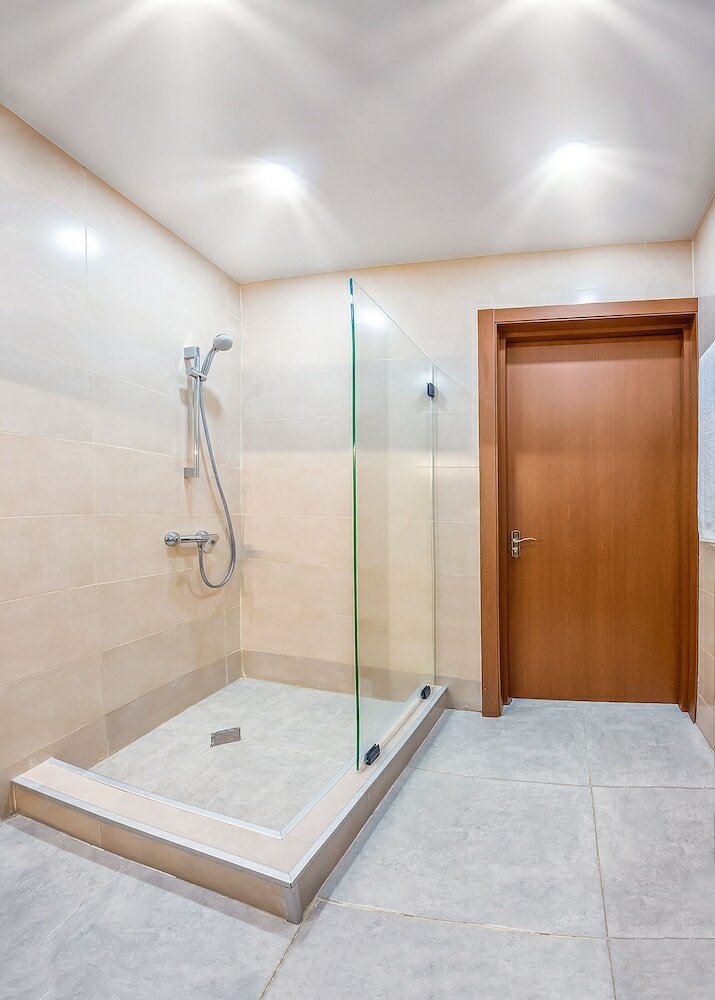 Фото Solo Grand Boshuri Hotel