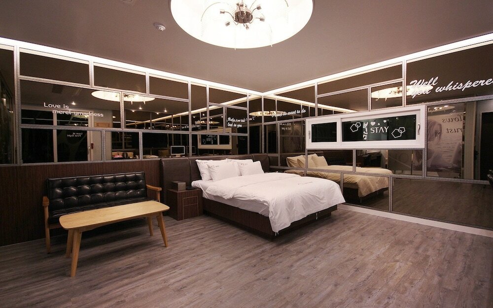 Фото Pohang Haedo-dong New Bom Stay