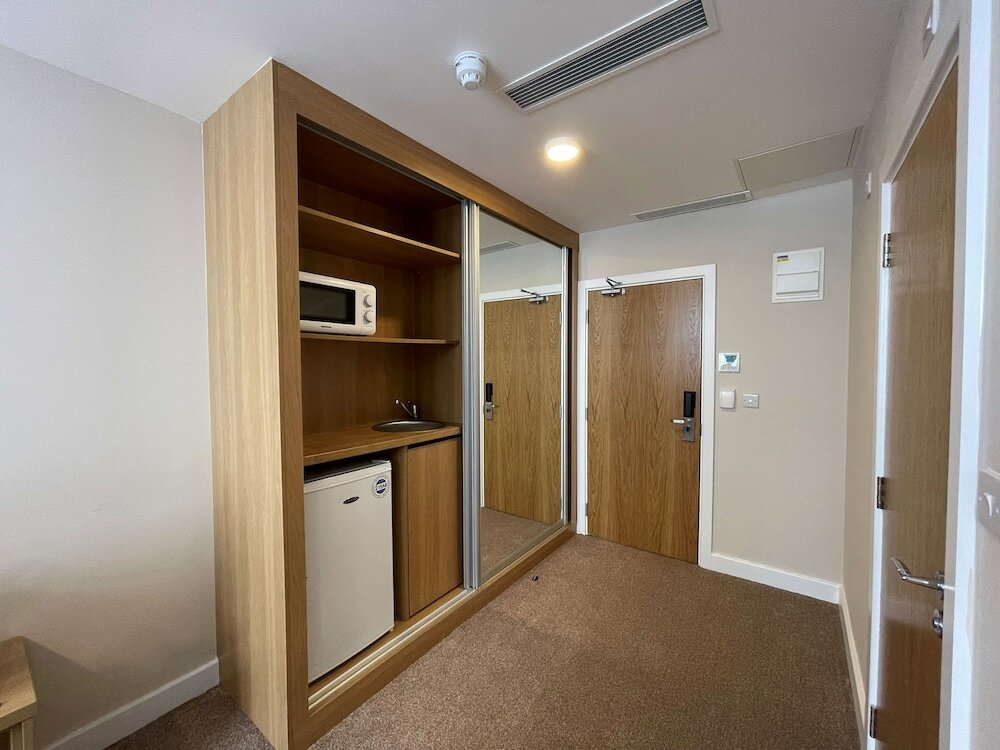 Фото Best Western Northfields Ealing Hotel