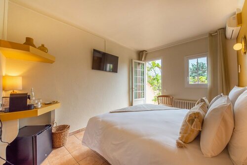 Гостиница Hotel Lou Cagnard в Сен-Тропе