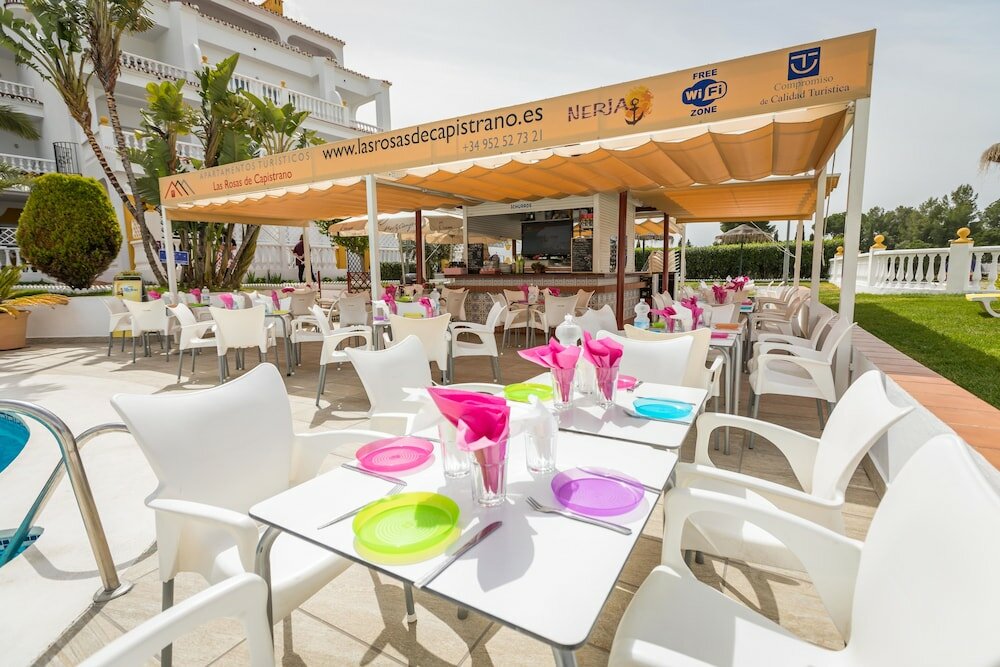 Фото Apartamentos Turísticos Las Rosas de Capistrano