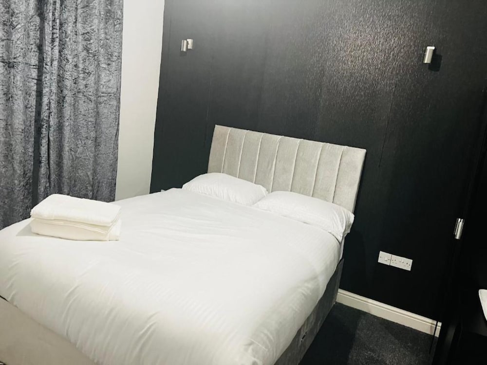 Фото Oyo The Pleasant House