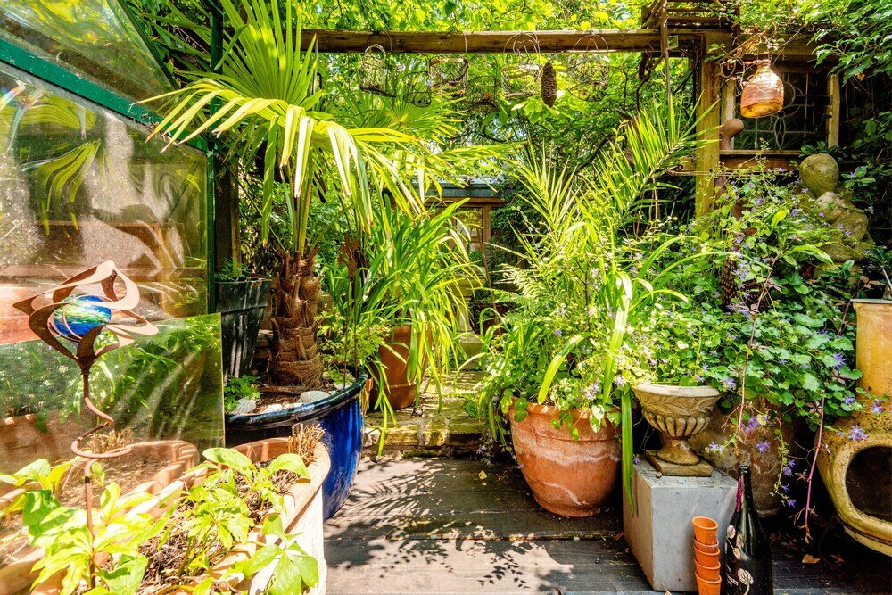 Фото Enchanting Hammersmith Home Close to Shepherds Bush by Underthedoormat