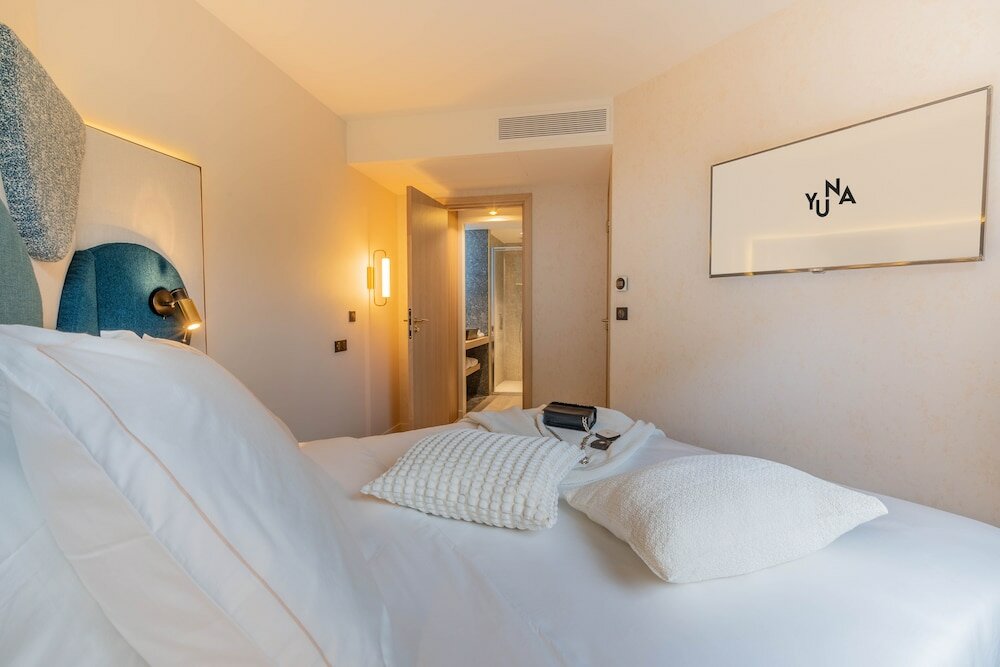 Фото Yuna Porte Maillot