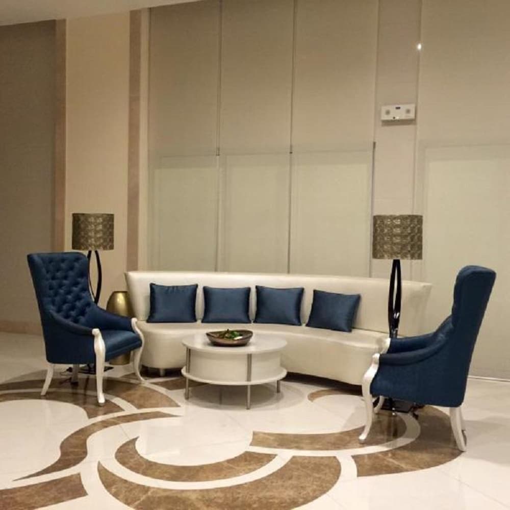 Фото Henry's Newport