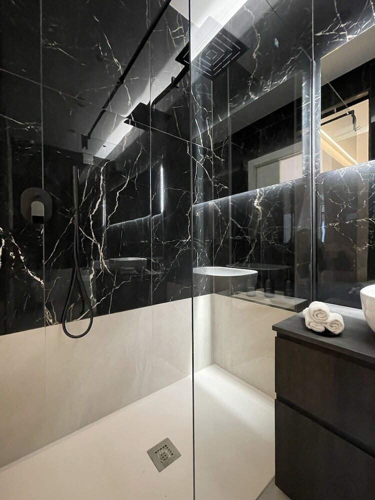 Фото B and G Boutique apt. -heart of Milano- Design District