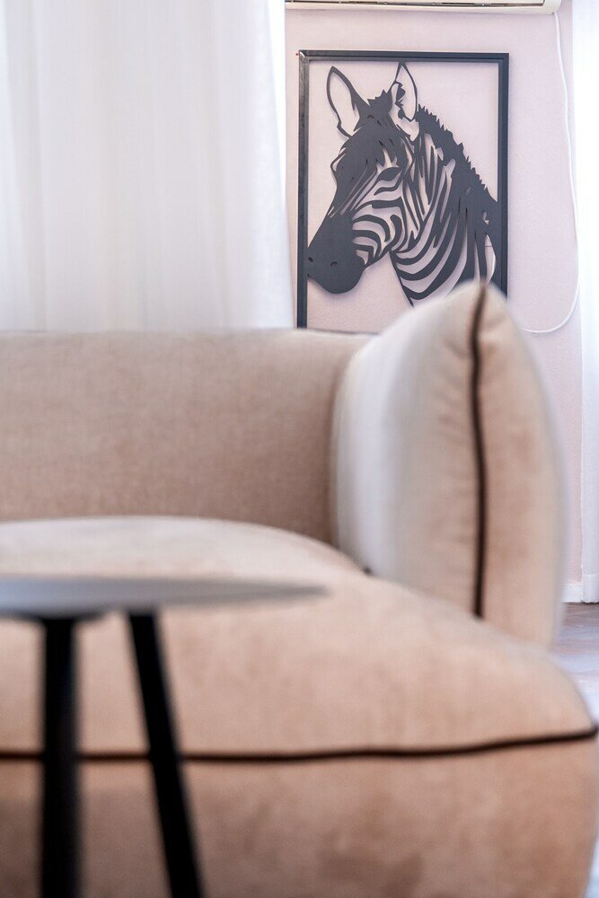 Фото Spacious 4bd House w Pool in Hezliya