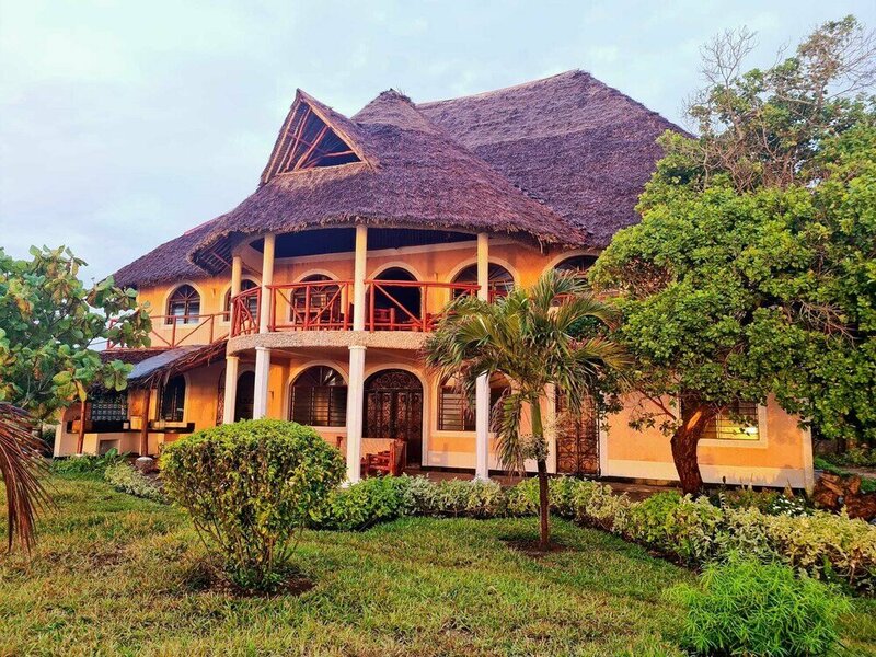 Гостиница Wagawimbi Villa 560 m2, Breathtaking View of the Indian Ocean, Kenya