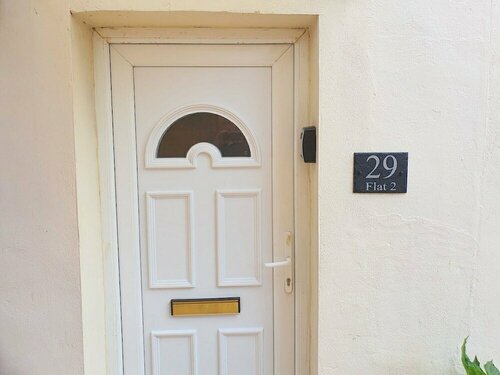Гостиница 2-bed Flat With Superfast Wi-fi Dw Lettings 29br в Ситтингборне