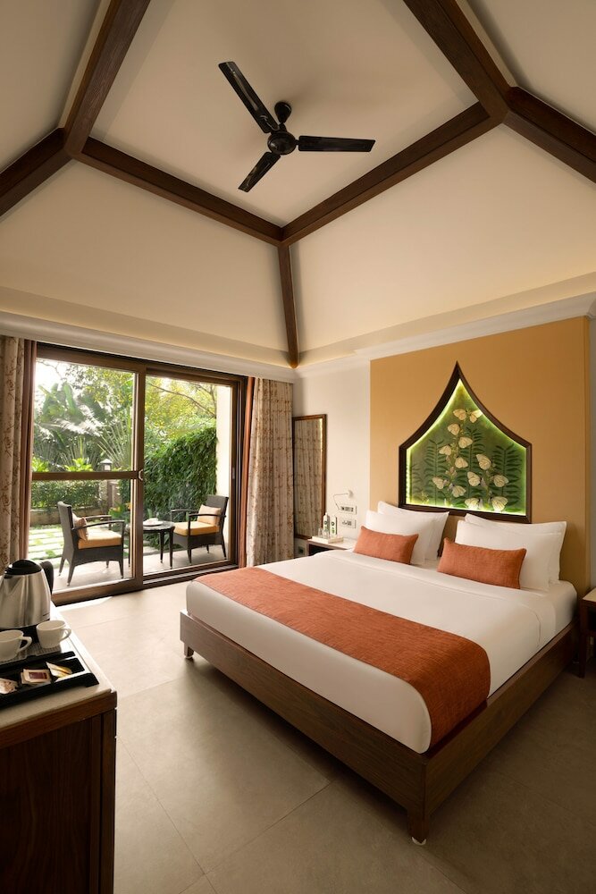 Фото Whistling Woodzs Resort