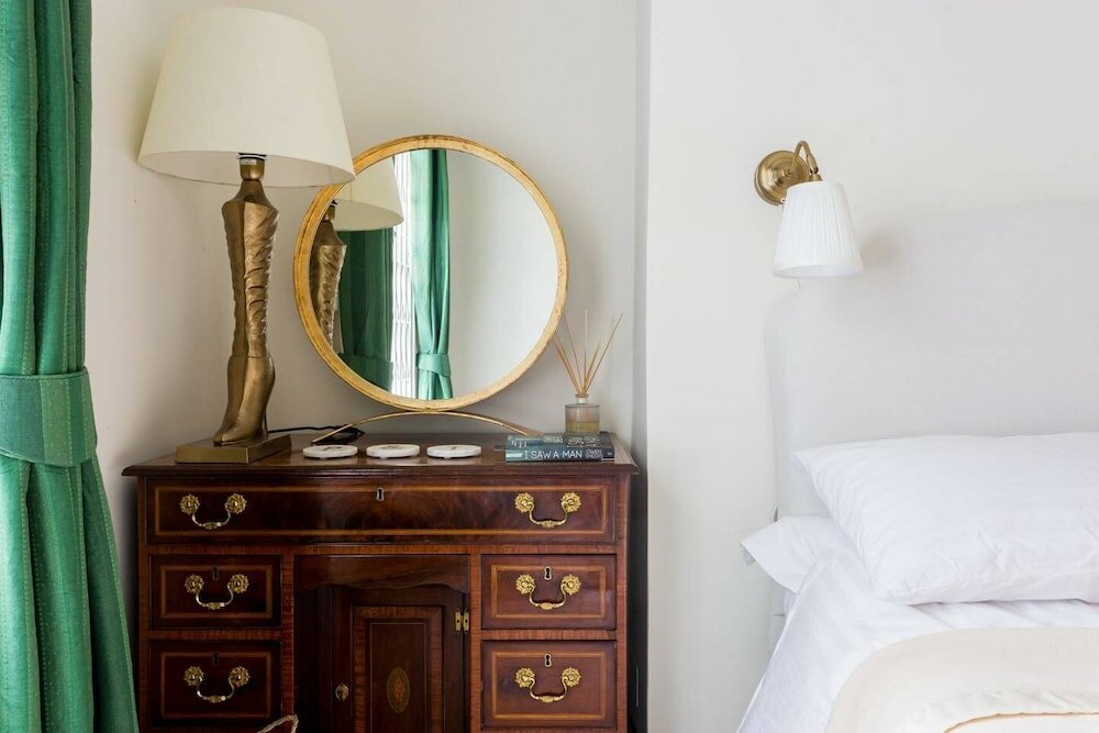 Фото Delightful 2 bed Garden Flat in Shepherd's Bush