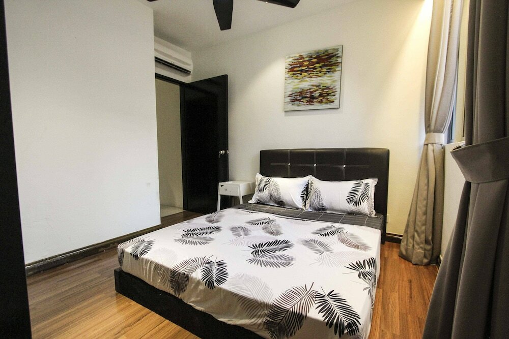 Фото Taragon Bintang Suites by StayHub Type 1