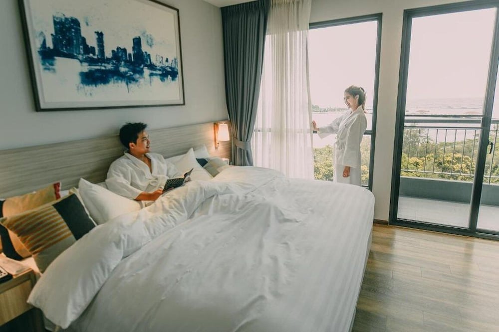 Фото Oakwood Hotel and Residence Sri Racha