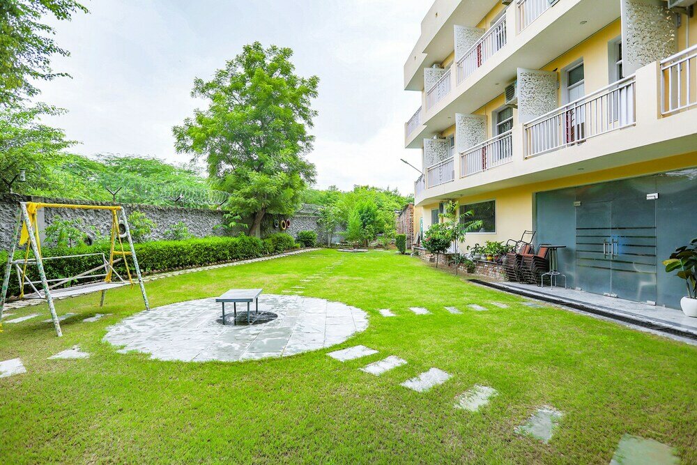 Фото Fabhotel Aravali Suites