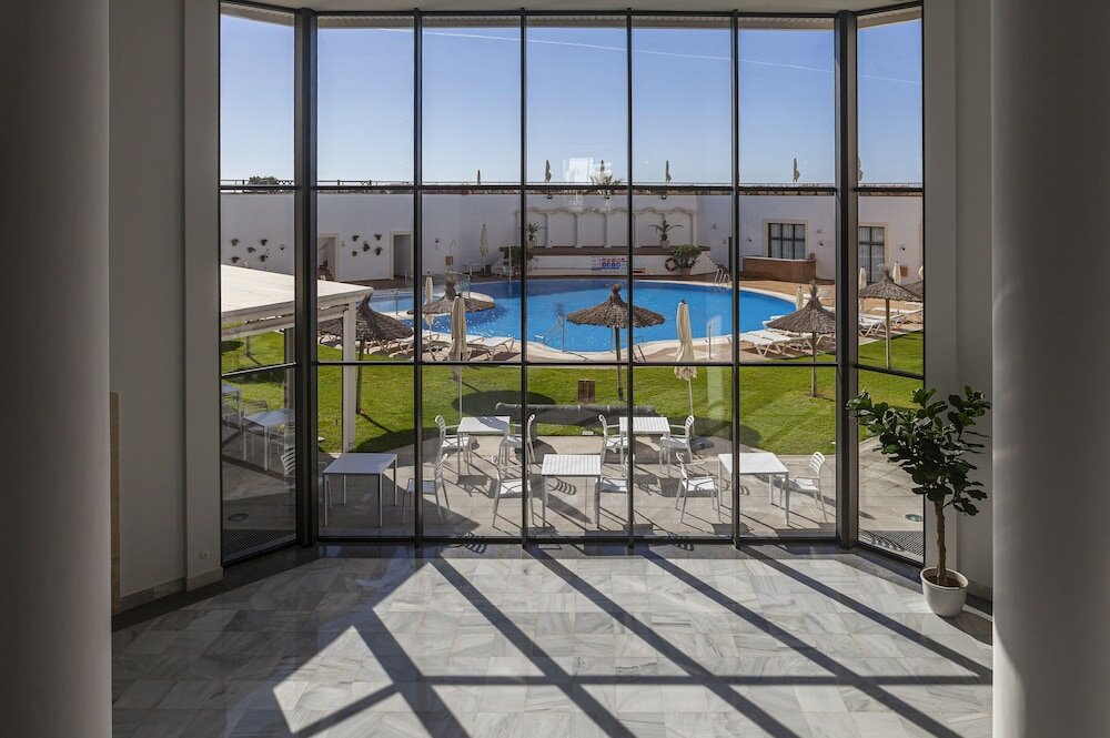 Фото Hotel Duque De Najera