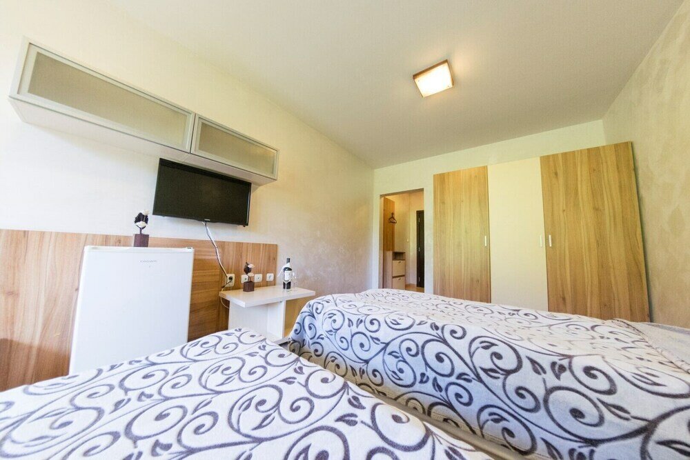 Фото Forest Nook Aparthotel