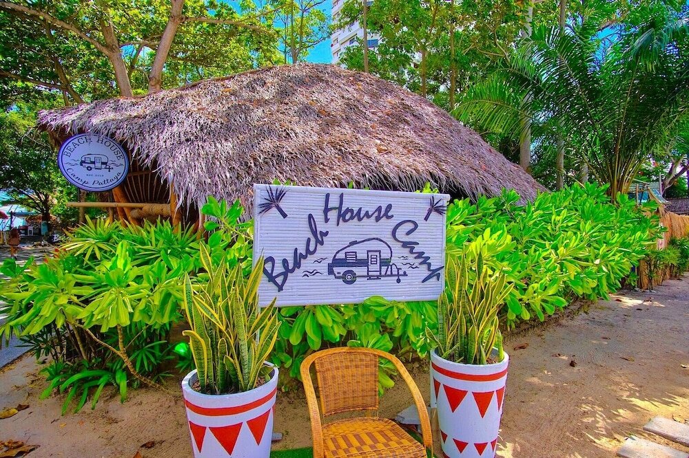 Фото Beach House Camp