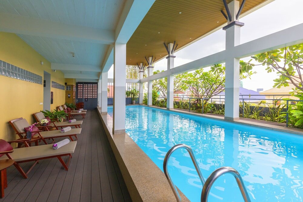 Фото Indra Hotel