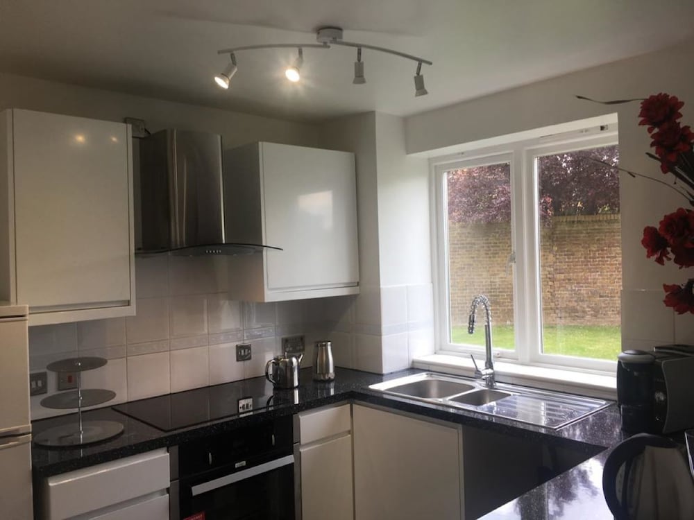 Фото 2 Bed Flat, Dedicated Workspace, Parking, 4ktv